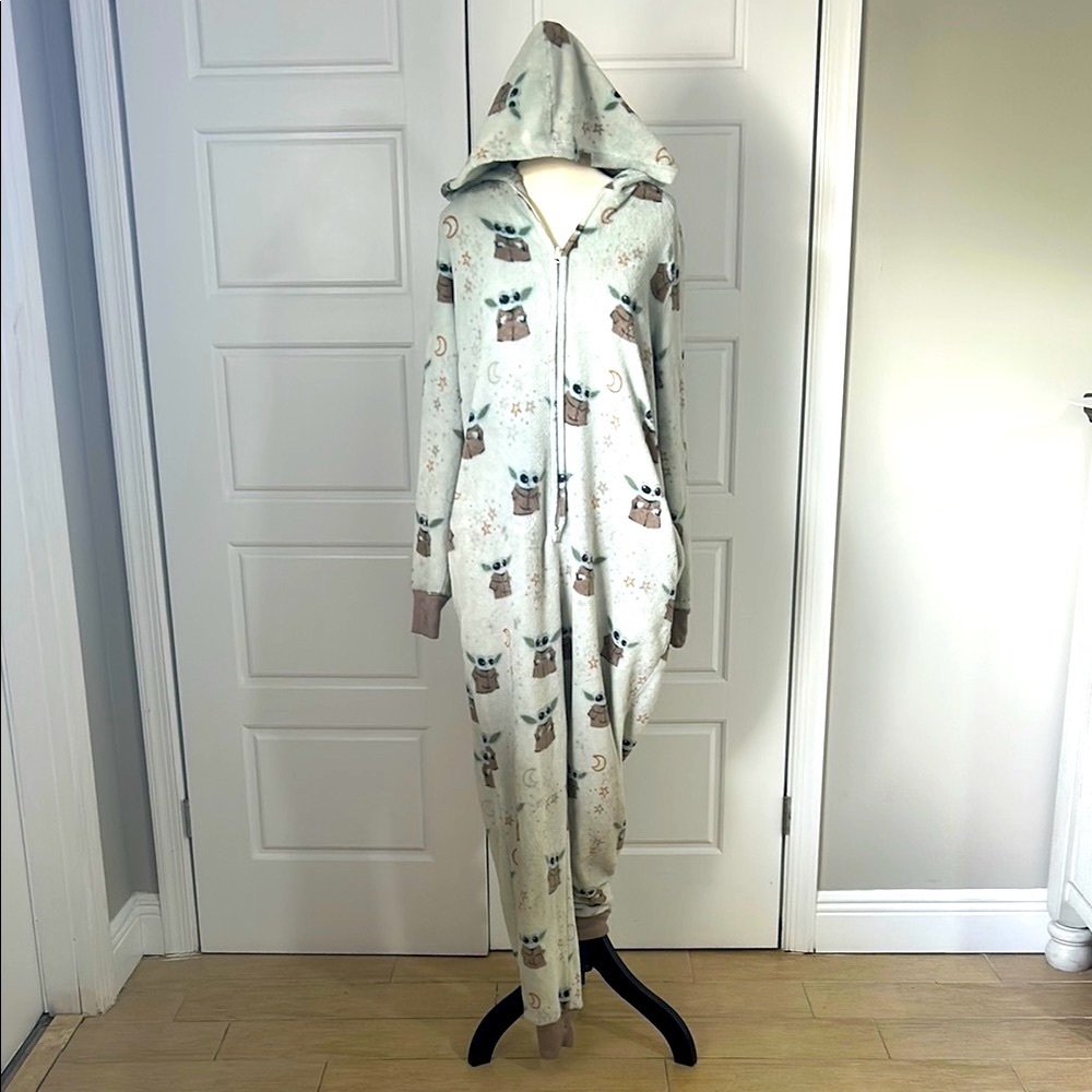 Star Wars Adult Hooded Onesie Mandalorian Grogu Baby Yoda